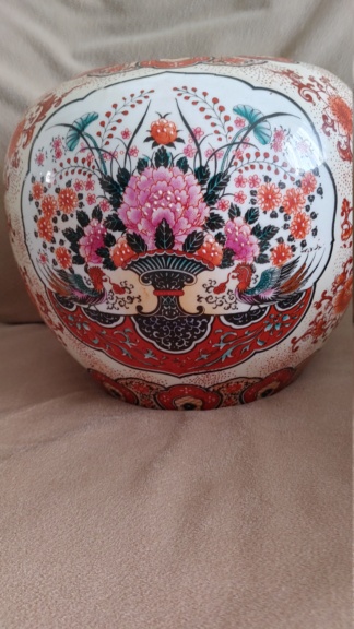 Help! Not sure what this is I think maybe ginger jar?  Oriental?  20220215