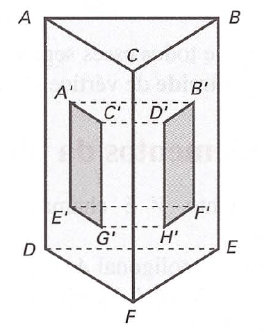 (Vunesp) ABCDEF é um prisma reto de base triangular... Figura11