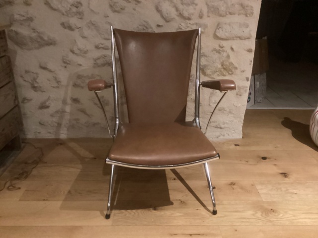 Origine de ce fauteuil ? 576f5b10