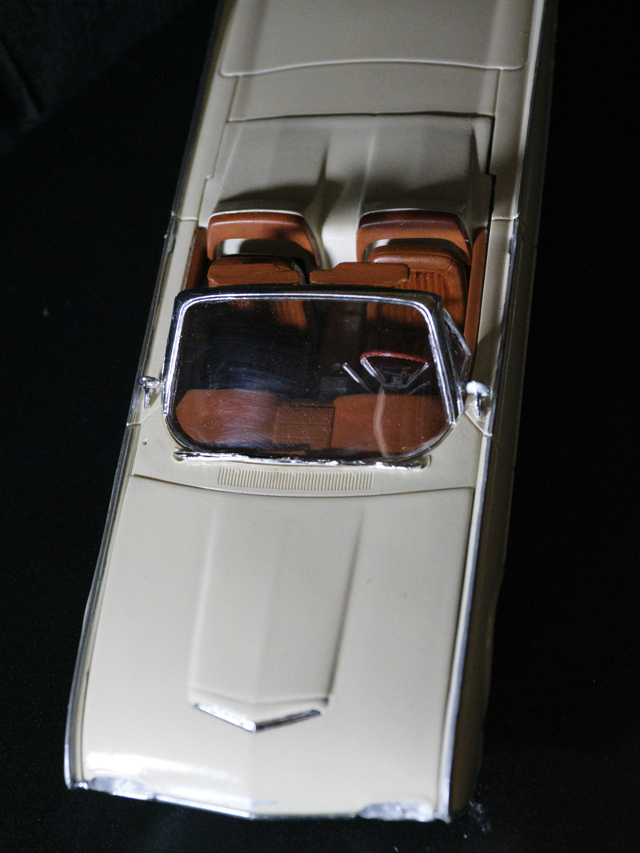 * 1/25 Ford Tbird 1962 /AMT - Page 2 Tbird_13