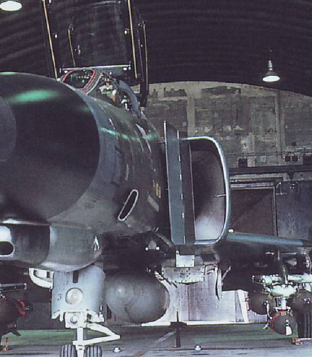 [MC1 - F4 Phantom] RF-4E Phantom II Luftwaffe TigerMeet 1986 - [Revell]- 1/72  - Page 3 Air_in10