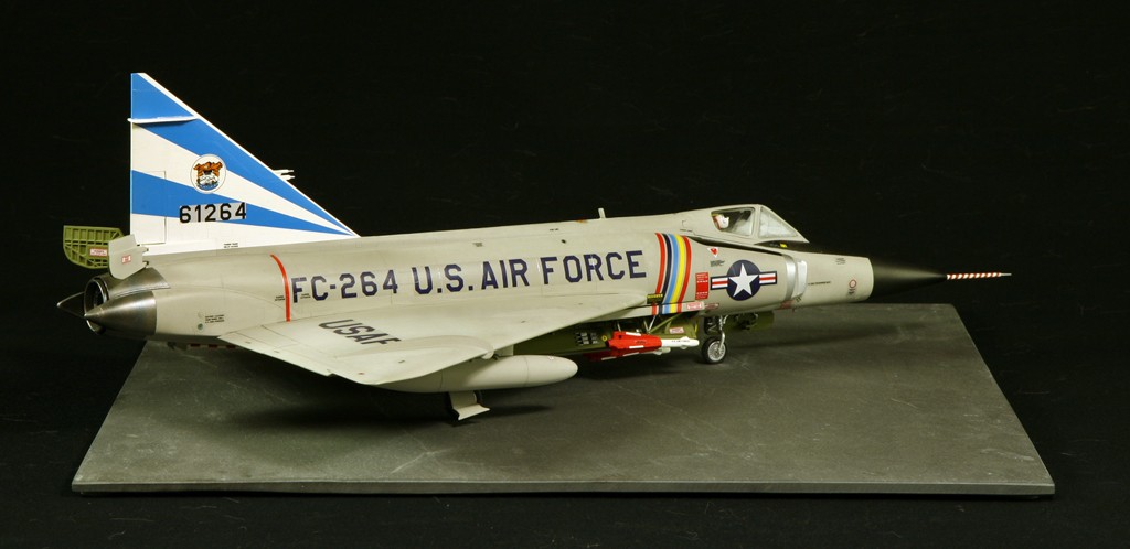 Convair F-102A Delta Dagger - 1960 - Revell Convai12