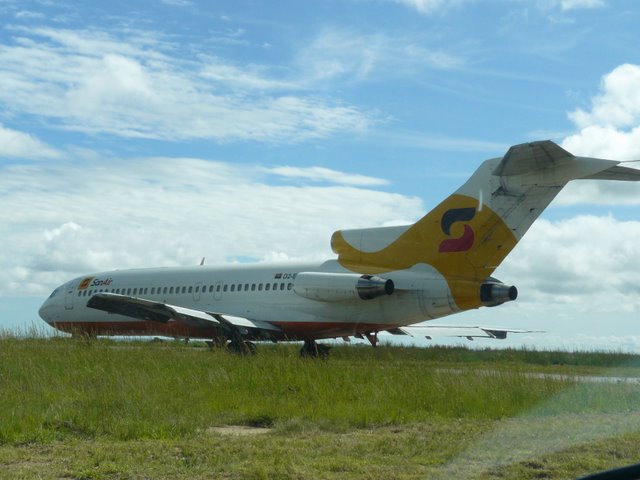 Aviação em Angola - Página 5 P1050610