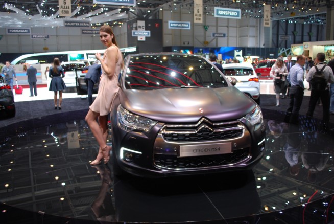 2011 - [GENEVE] DS4 Purple Concept - Page 3 Citroa62