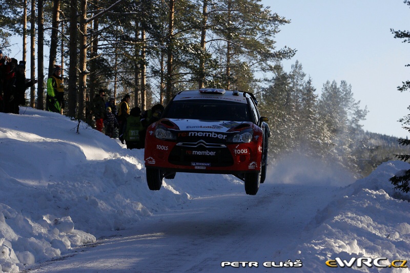 [WRC] 2011 - Rallye de Suède - Page 3 Pe_a_326