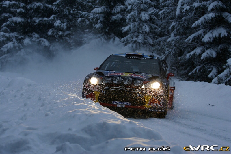 [WRC] 2011 - Rallye de Suède - Page 3 Pe_a_411