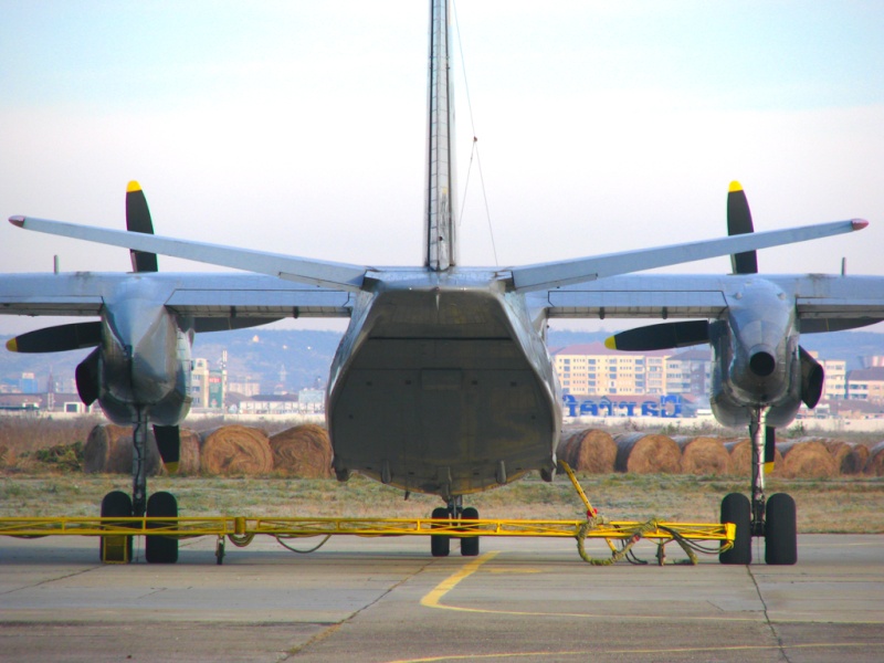 Aeroportul Oradea - Noiembrie 2010 801-111