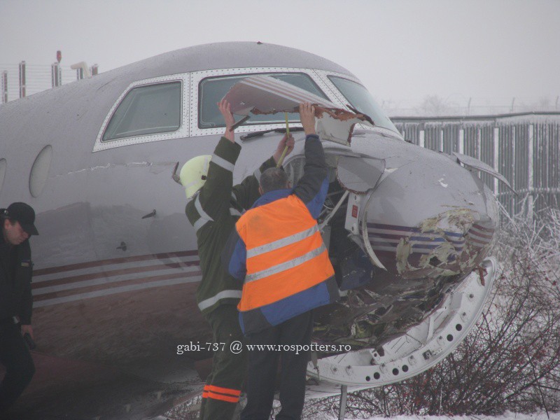 Avion iesit de pe pista la Oradea Pictur30