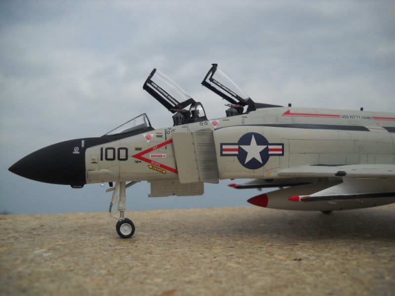 F-4J Phantom II, Hasegawa, VF-213 "Black Lions". Dscn0845