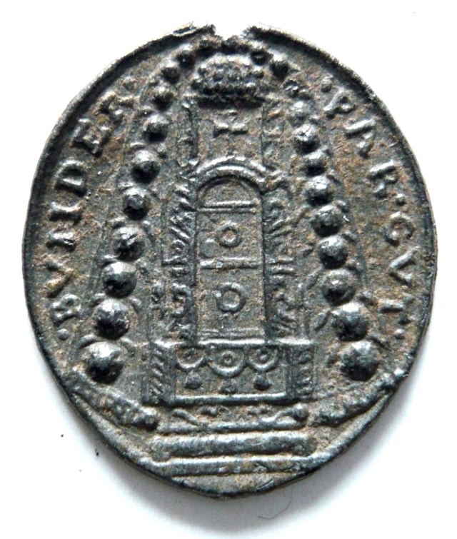 N. S. Loreto/ S. Antonio Padua.- s. XVII  y otras tres medallas (SXVII-O126)(MAM) P1100012