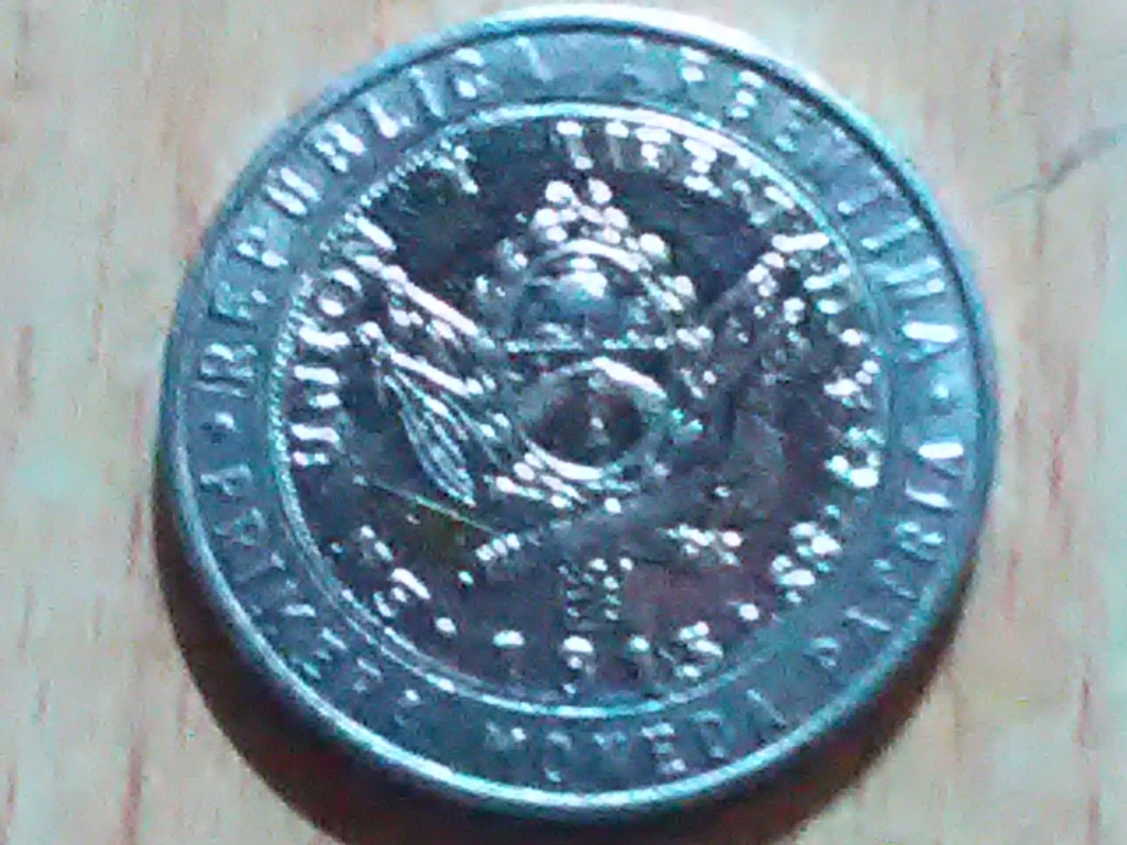 Pedido de identificacion moneda argentina.  Img_2011