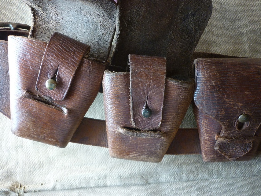 équipement cuir pattern 1903 : les cartouchières P2150041