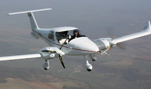 MCR Twin R : un 4S bimoteur - Page 2 Twin_r12