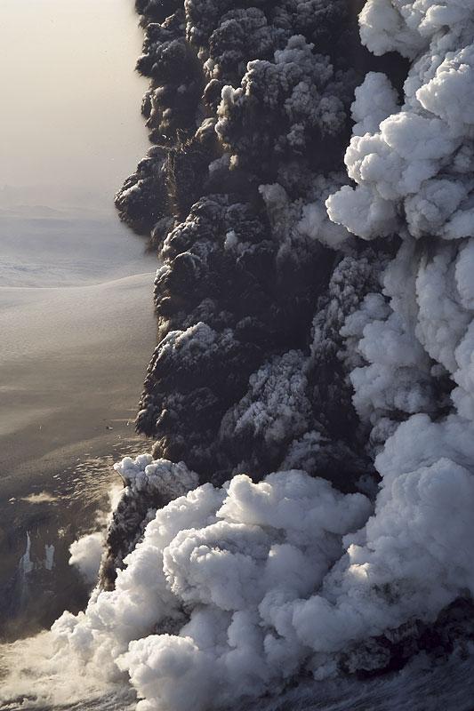 Photos de l’éruption du Volcan Eyjafjallajokull Untitl13
