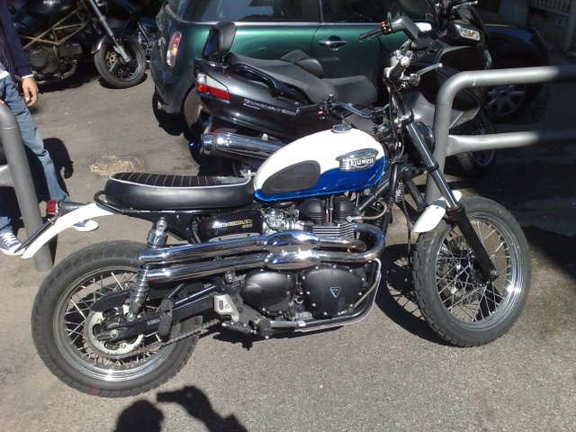 Scrambler et Dirt bikes de la semaine - Page 4 25042010