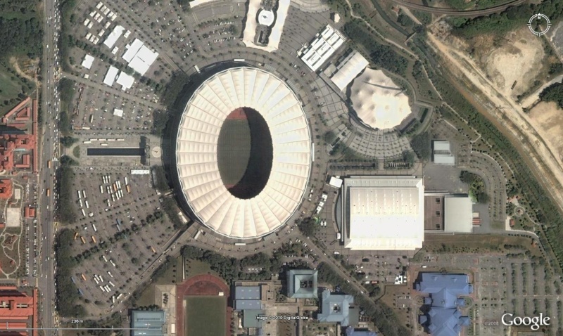 Stades de football dans Google Earth - Page 18 Kuala10