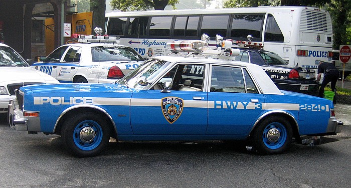 Mon projet NYPD car ! - Page 6 1nynyp10