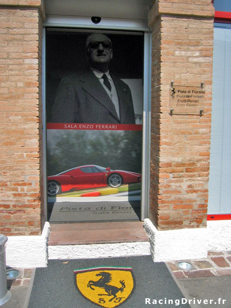 Enzo Ferrari - Page 4 F355fi10