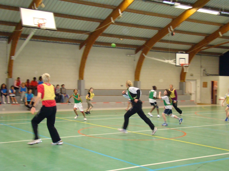 rencontre des joueuses de handball de D1 Dsc01012