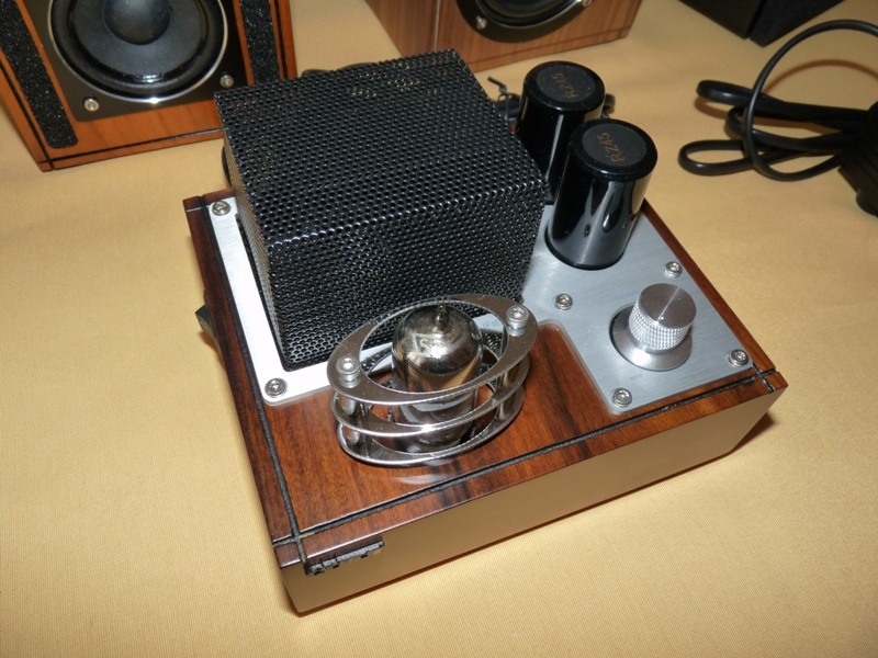 Smallest Mini Tube Amp - Che carino!  Quite_10