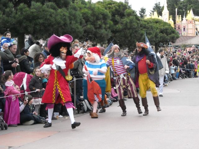 Les mechants à Disneyland Disney29