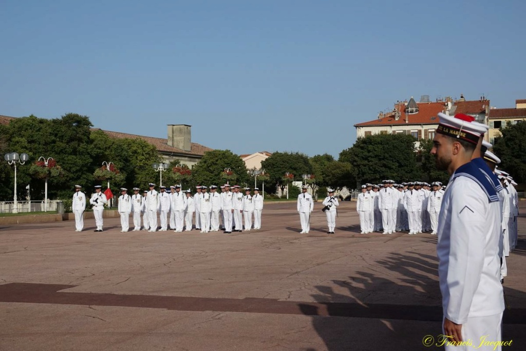  [Les ports militaires de métropole] Port de Toulon - La Marine commémore la bataille de Chesapeake 05496