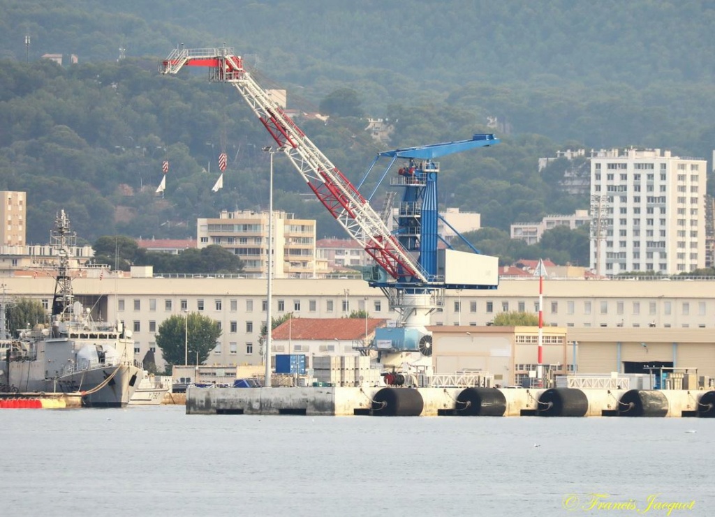 [Les ports militaires de métropole] Port de Toulon - TOME 2 - Page 13 10415