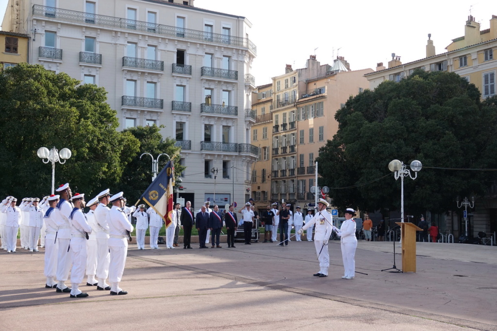  [Les ports militaires de métropole] Port de Toulon - La Marine commémore la bataille de Chesapeake 32187