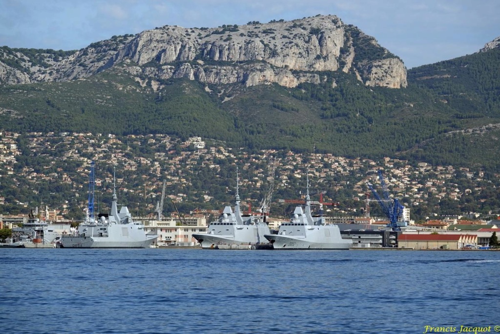 [Les ports militaires de métropole] Port de Toulon - TOME 1 - Page 20 Dsc00312