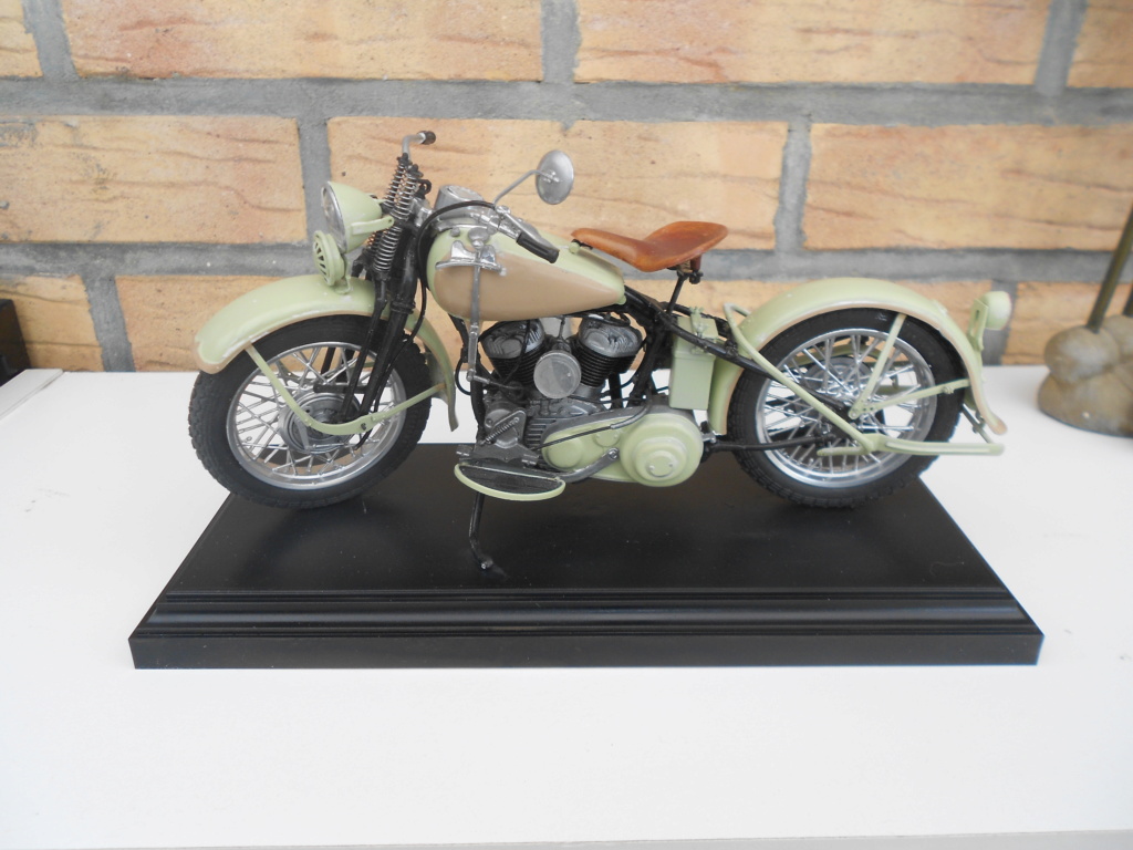 wla 750 1/9 italeri Harley Davidson   Dscn2352