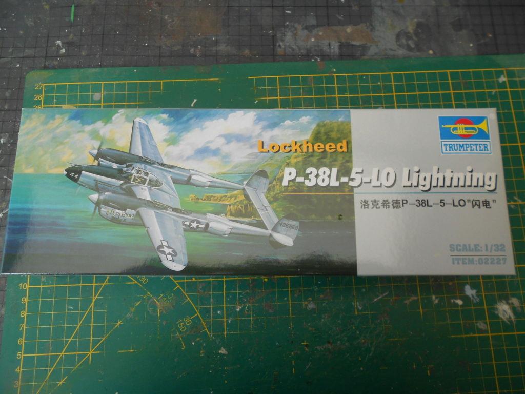 lockheed p-38l- 5-lo lightning 1/32  Dscn3549