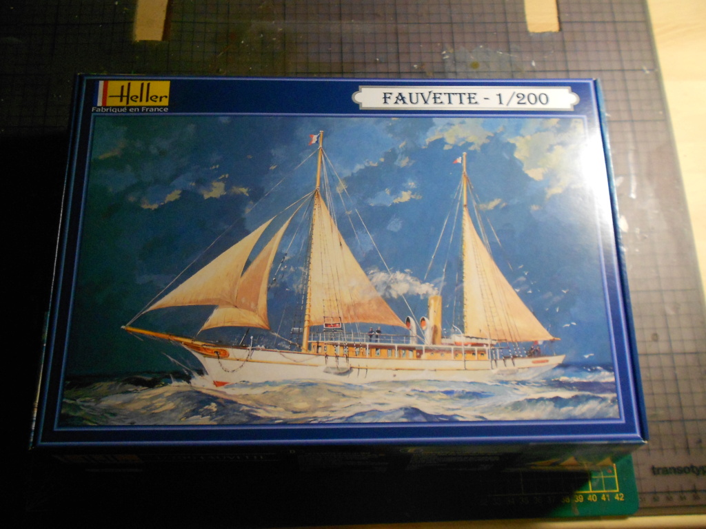 Yacht FAUVETTE 1/200ème Réf 80612 Dscn4590