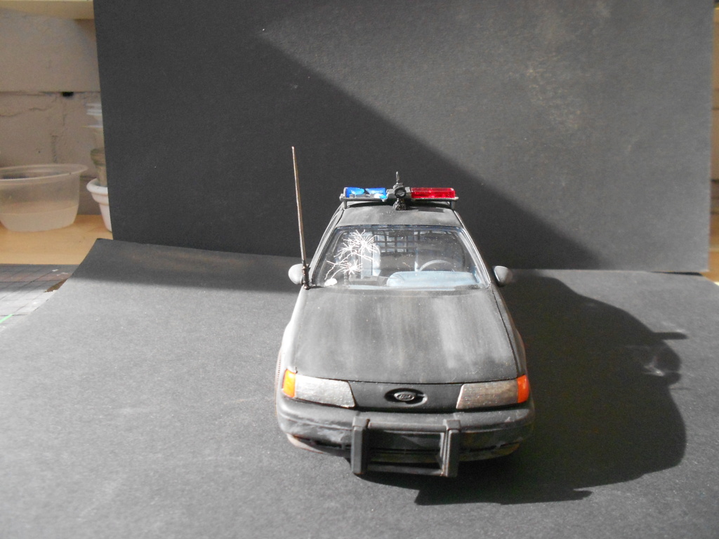 robo1 police car amt 1/25 ford taurus  Dscn5097