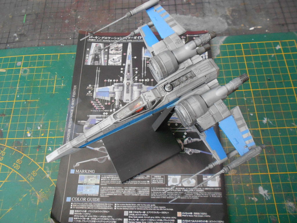 Star Wars blue squadron resistance X-Wing fighter - 1/72 Bandai  Dscn5609