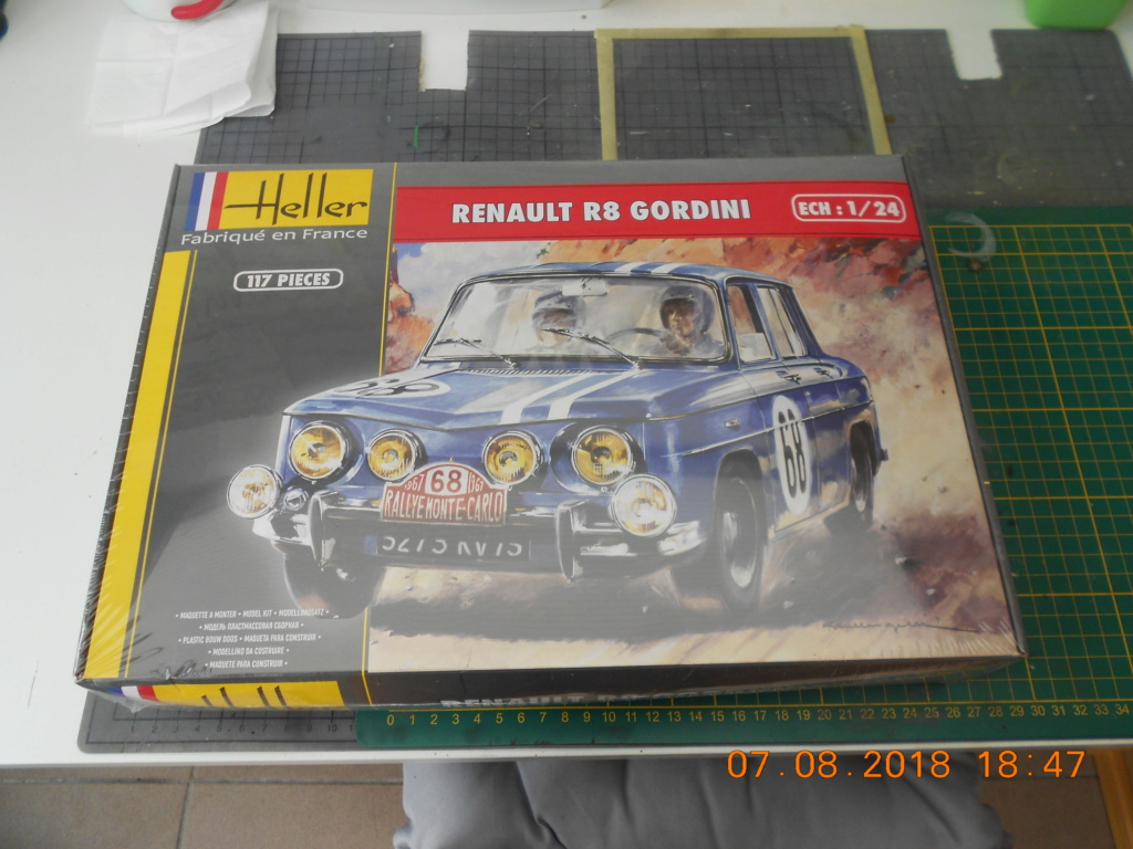 renault r8 gordini heller au 1/24 Renaul28