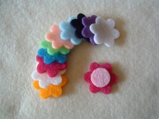 Is anyone interested in a buy for felt shapes? Il_43027