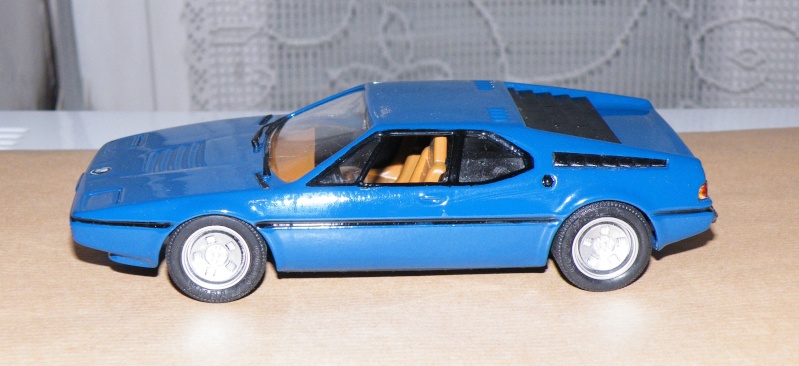 BMW M1 Heller 1/24 (Finie) 2011