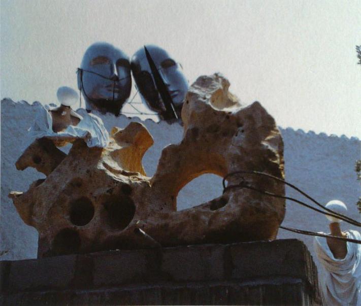 NUOVO COLORE ALLE STATUE DI PORT LLIGAT? 08062011