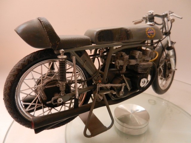 Moto Benelli 250cc - Modèle Grand Prix 1965 01512