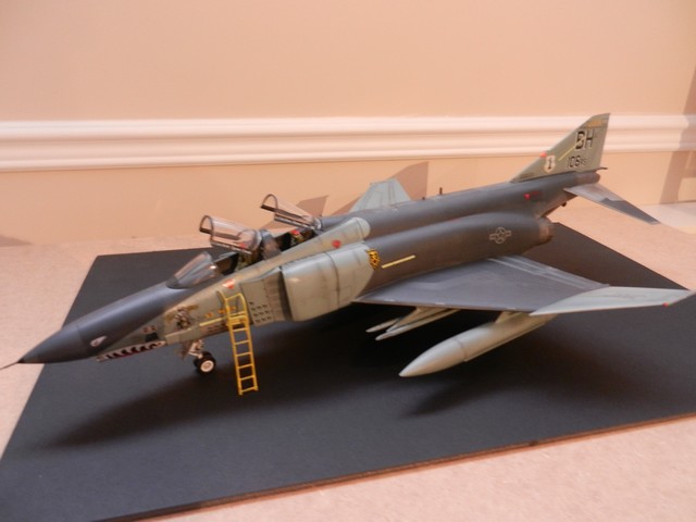 *1/32      RF4C Phantom         REVELL Dscn9627