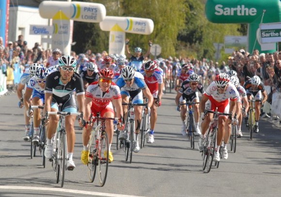 CIRCUIT CYCLISTE SARTHE-PAYS DE LOIRE -F- 05 au 08.04.2011 Bennat14