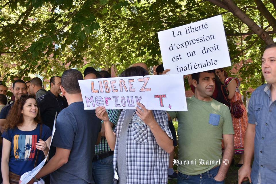 Rassemblement de soutien à Merzouk Touati devant le consulat d’Algérie à Montréal le samedi 09 juin 2018  - Page 2 1047