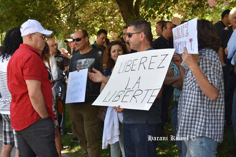 Rassemblement de soutien à Merzouk Touati devant le consulat d’Algérie à Montréal le samedi 09 juin 2018  - Page 2 1049
