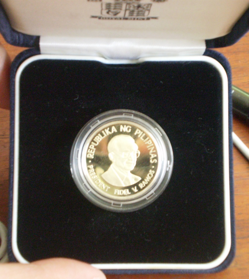 APEC Philippine Gold Proof 2000 - Piso Coin P4280011
