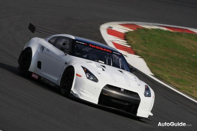 FIA GT1 Nissan GT-R Race Car Debuts With 600-hp V8 2010_n10