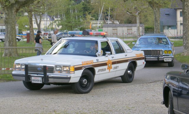 La Crown Victoria de sheriff MacDowell 83ad9510