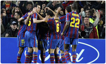 ميسي يُبهر العالم ويقود برشلونة لنصف النهائي 20104611