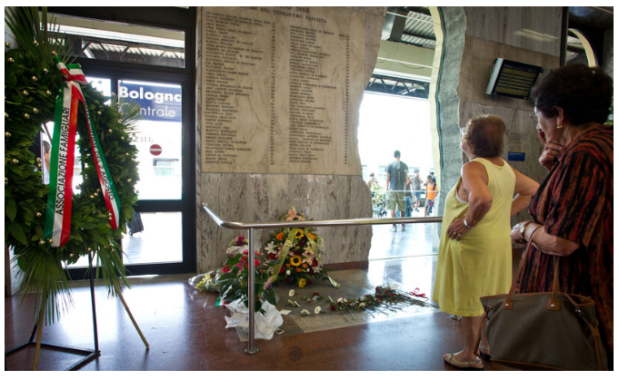 attentat de la gare de bologne - Page 18 Bol10