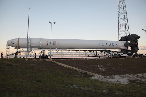 Falcon 9(Dragon1)lancemant le 08-12-2010 Spacex11