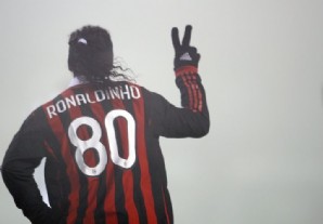 Ronaldinho se fue del Milán 16126410